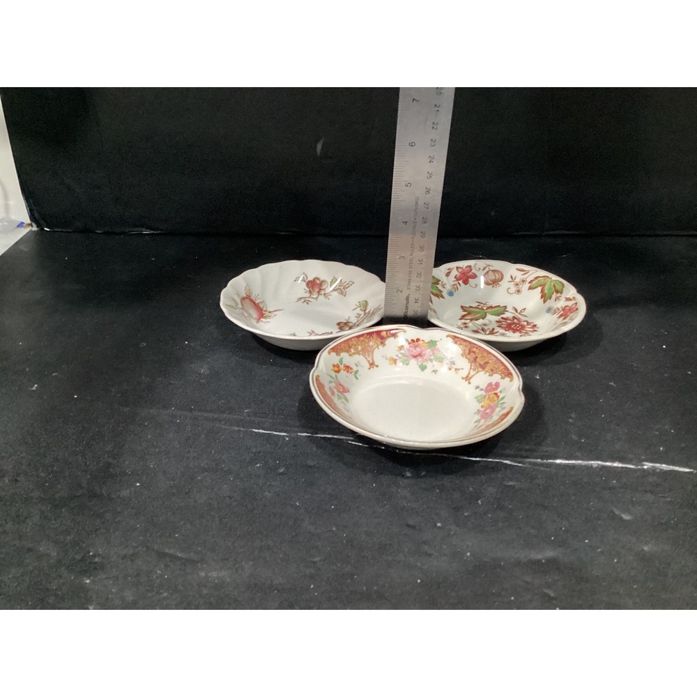 Vintage Set of 3 Johnson Brothers Assorted Berry Bowls 5" England